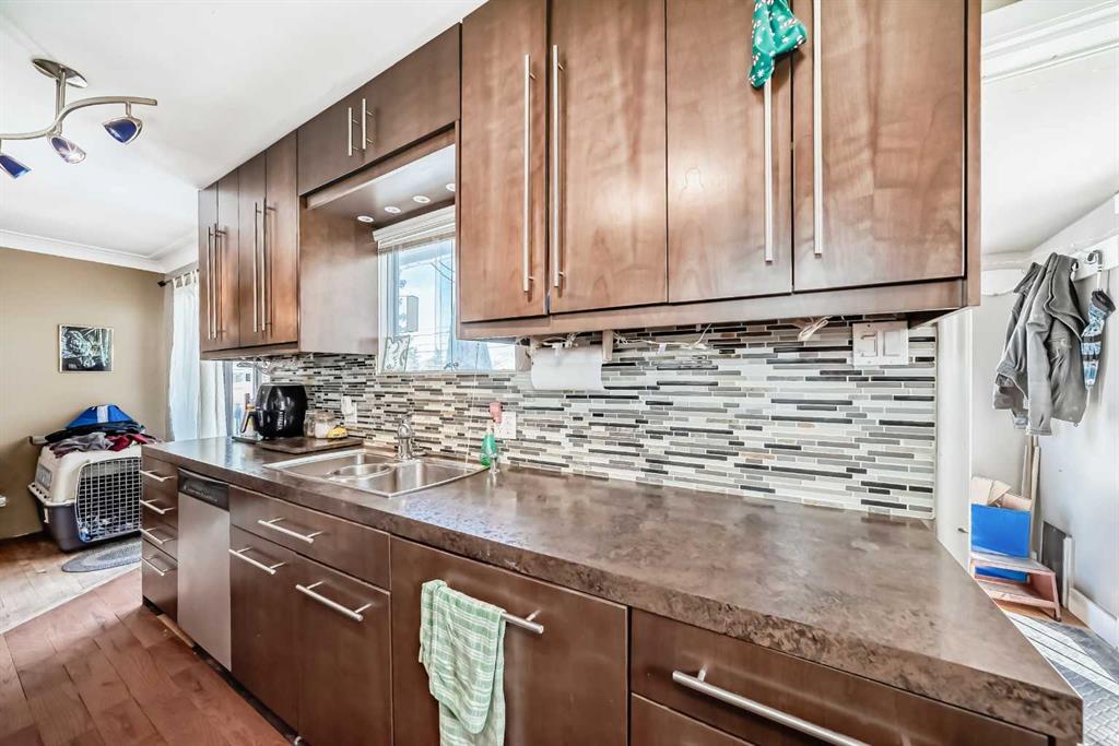 Additional image 6 of 440 36 Avenue NW, Calgary, AB, T2K 0C3