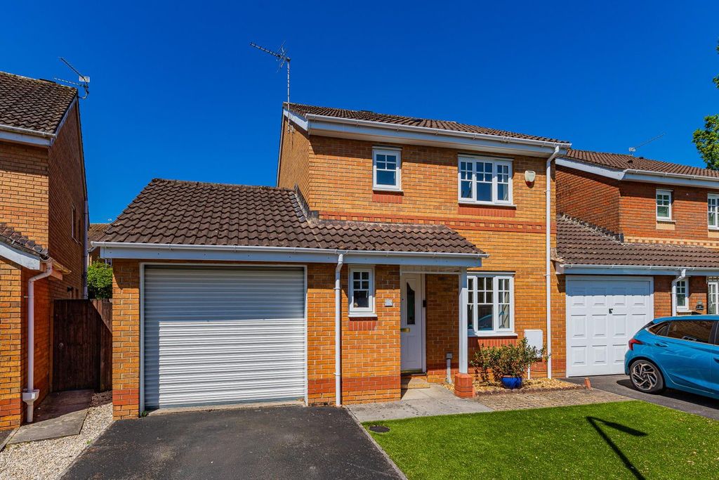 3 bed semi-detached house for saleAngelica Way, Thornhill, Cardiff CF14
