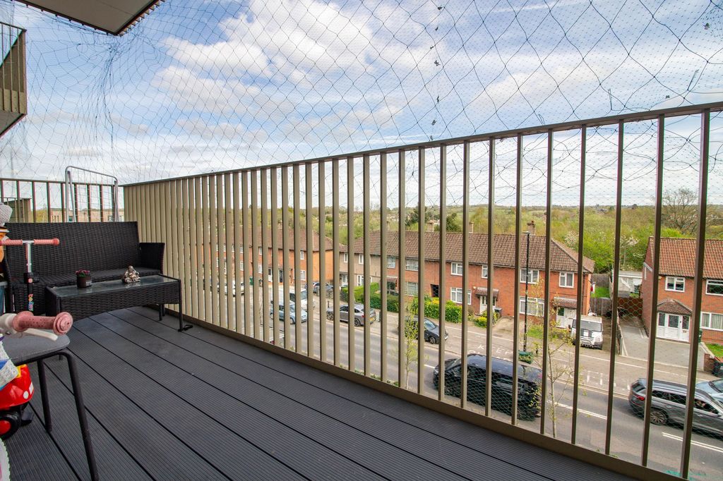 Additional image 10 of 2 bed flat for saleOxhey Drive, South Oxhey, Watford WD19