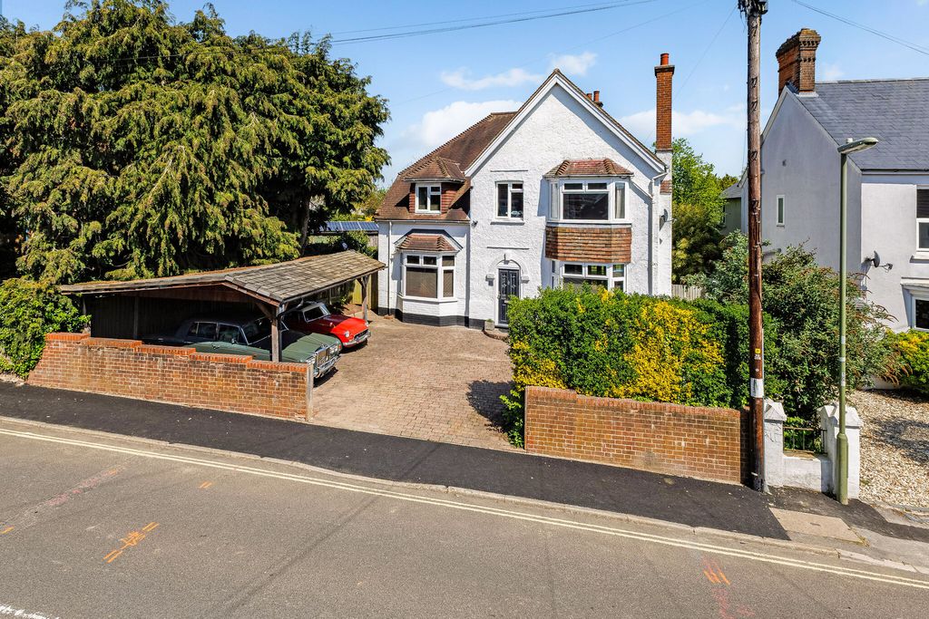 5 bed detached house for saleAckender Road, Alton GU34