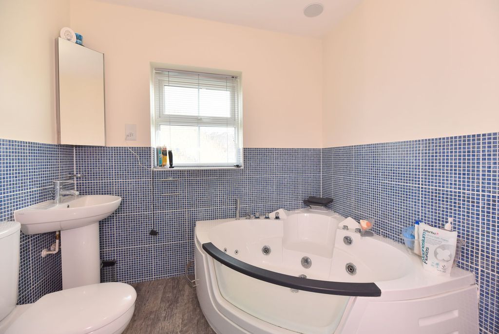 Additional image 31 of 5 bed detached house for saleDevon Drive, Biggleswade SG18