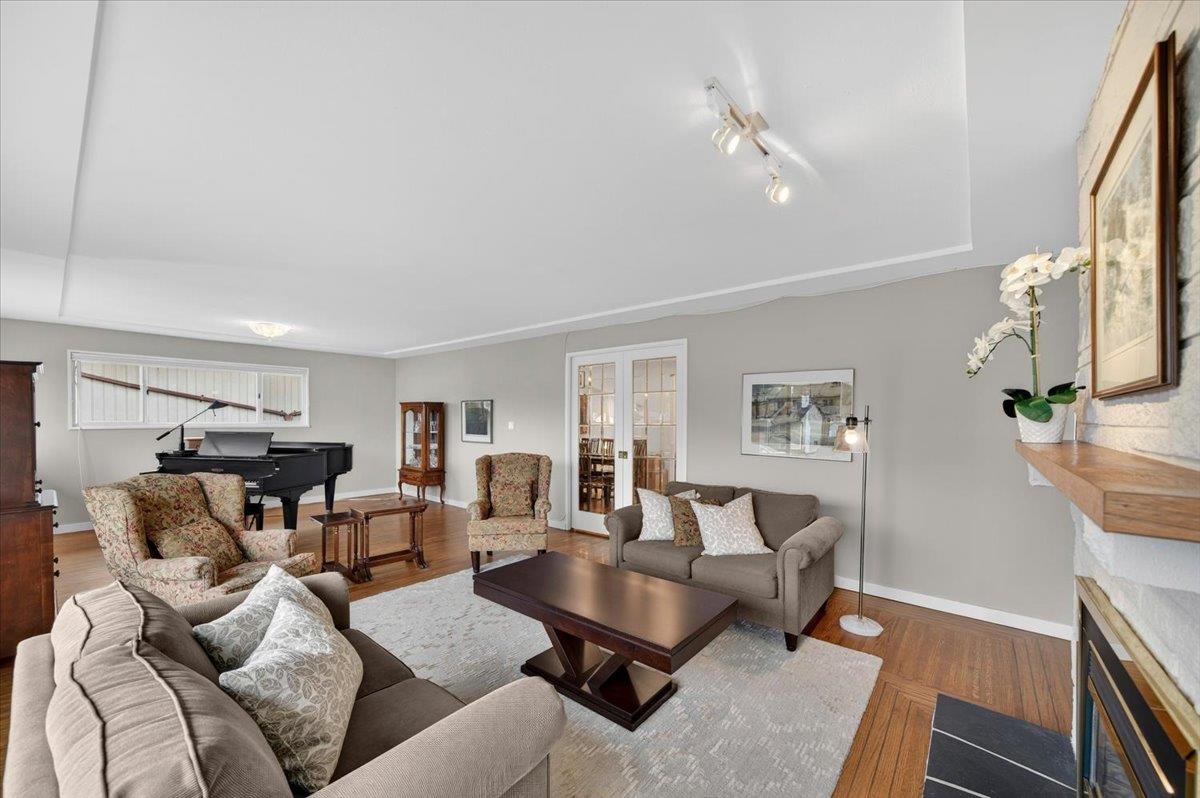 Additional image 3 of 812 Grover Avenue, Coquitlam, BC, V3J 3C8