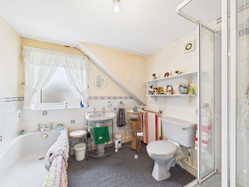 Additional image 16 of 4 bed chalet for saleHythe Road, Ashford TN24