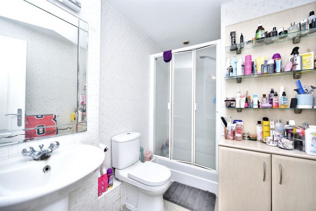 Additional image 17 of 4 bed property for saleMedway Court, Aylesford ME20