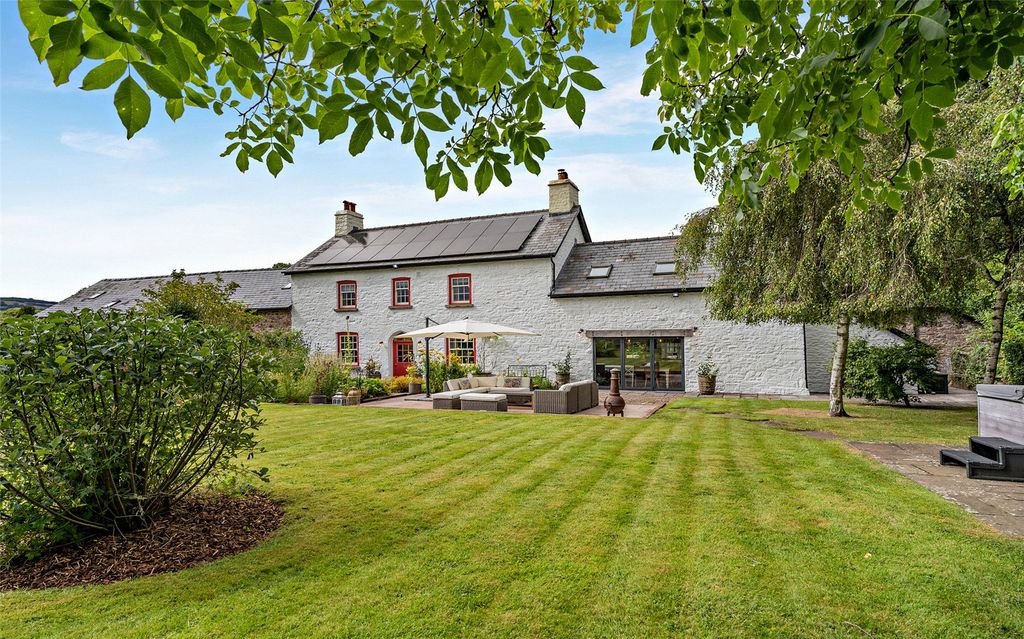 5 bed link detached house for saleCradoc, Brecon, Powys LD3