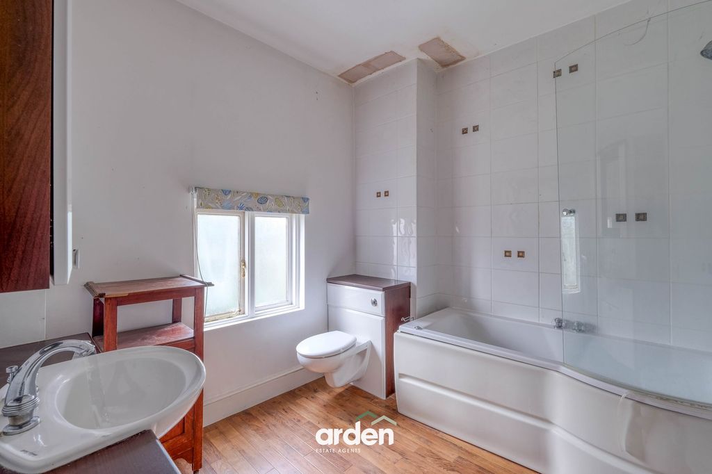 Additional image 6 of 2 bed flat for saleSambourne Lane, Sambourne B96