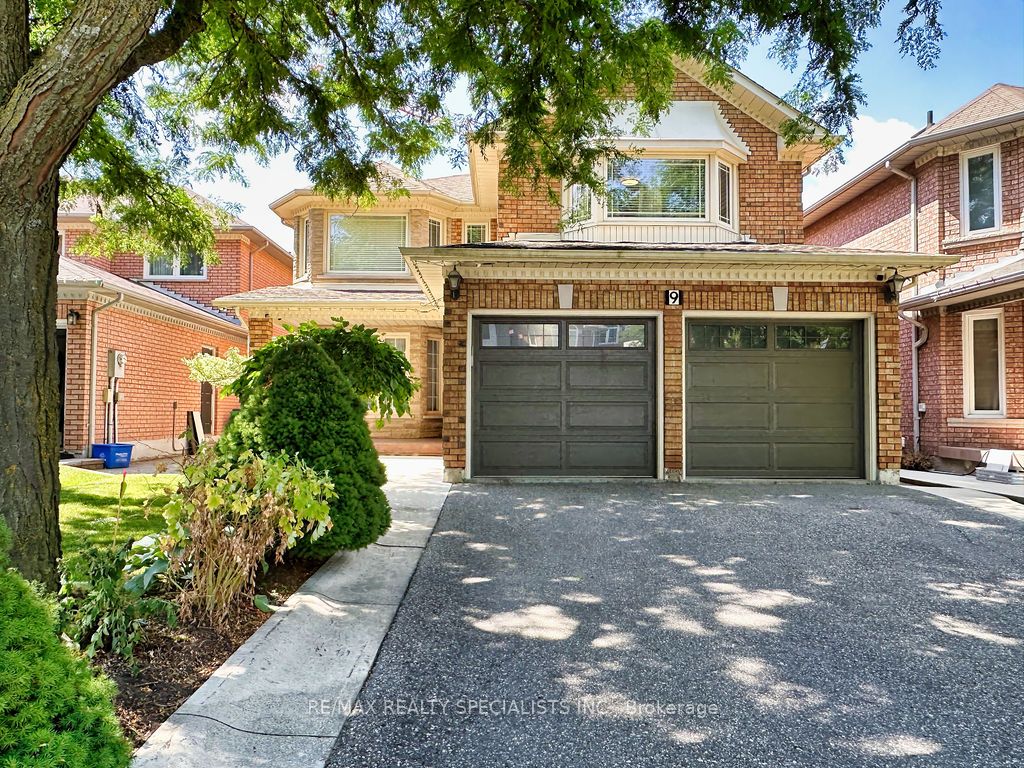 9 Siesta Court, Brampton, ON, L6R 1P2