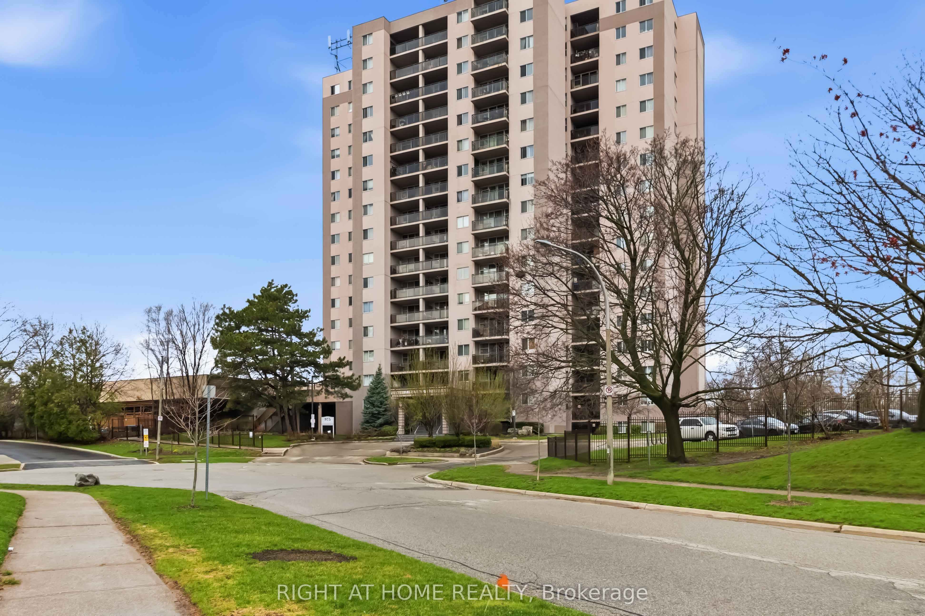 1706-975 Warwick Court, Burlington, ON, L7T 3Z7