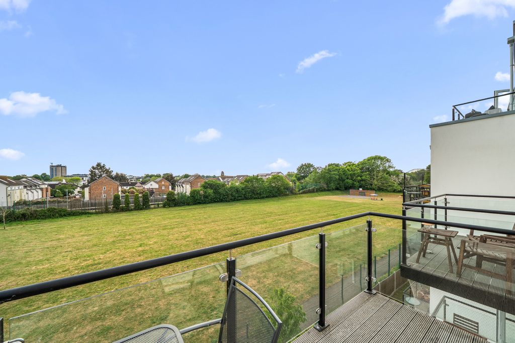 Additional image 17 of 2 bed flat for saleHawker Drive, Addlestone, Surrey KT15