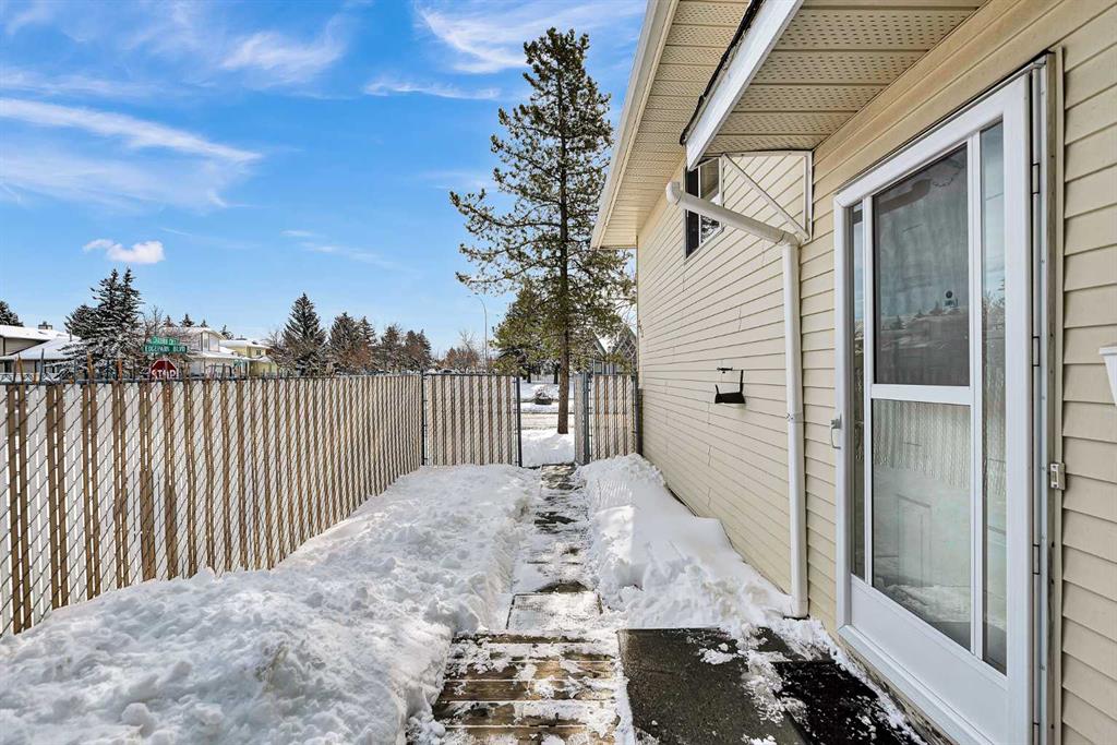 Additional image 4 of 295 Edgepark Boulevard NW, Calgary, AB, T3A4K4