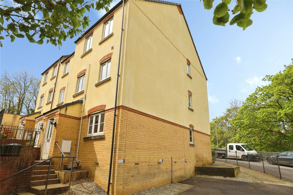 3 bed maisonette for saleHarlseywood, Bideford, Devon EX39