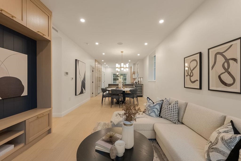 2540 Grant Street, Vancouver, BC, V5K 3G7