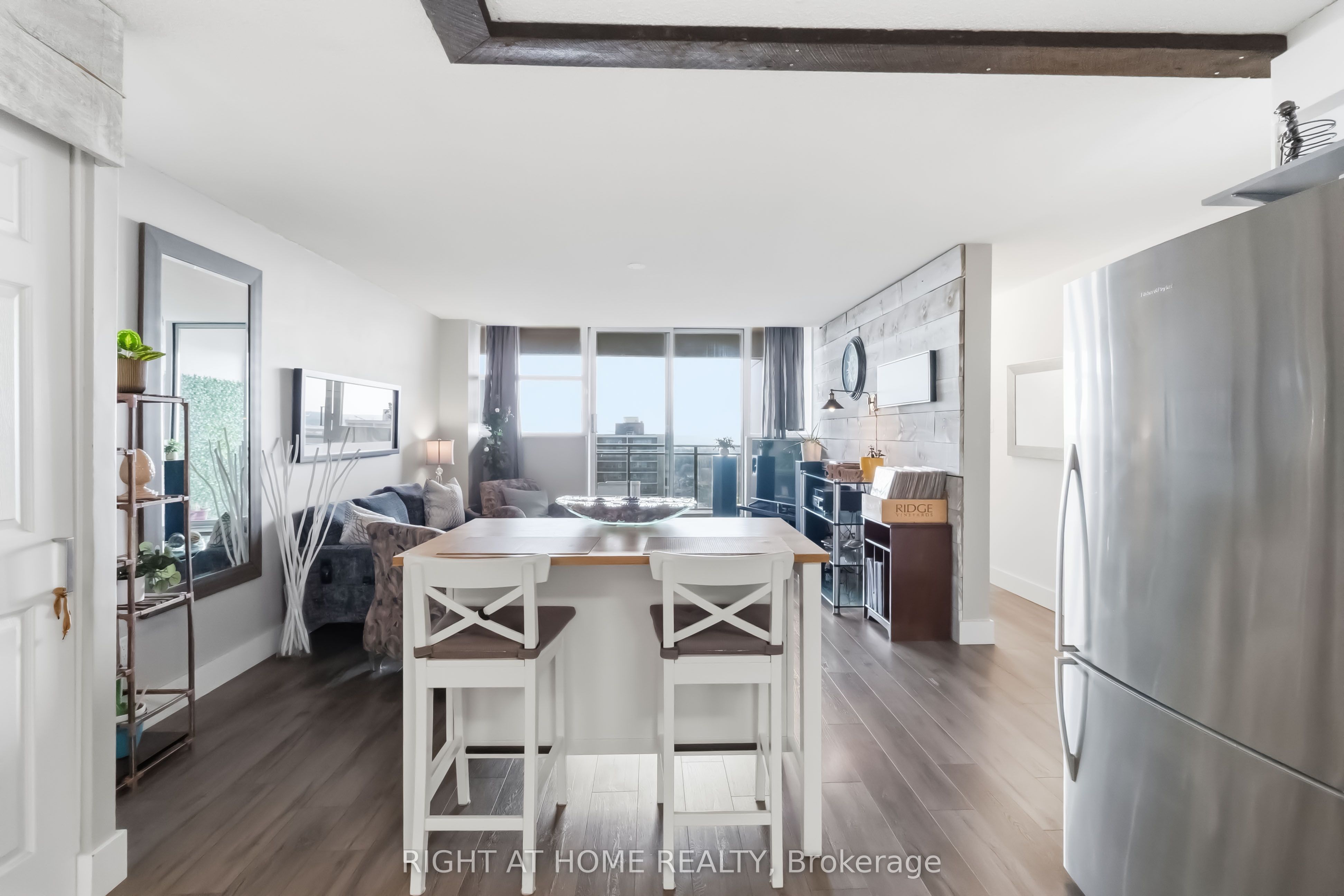 Additional image 5 of 1706-975 Warwick Court, Burlington, ON, L7T 3Z7