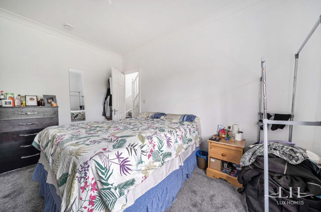 Additional image 16 of 5 bed end terrace house for saleRainsford Way, Hornchurch RM12