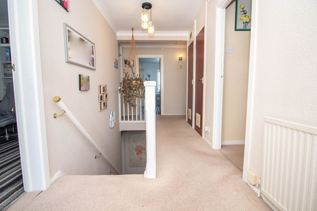 Additional image 21 of 4 bed terraced house for saleOn The Hill, Carpenders Park, Watford WD19