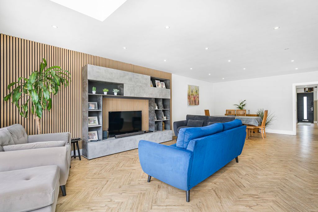 Additional image 5 of 4 bed detached house for saleCold Blow Crescent, Bexley DA5