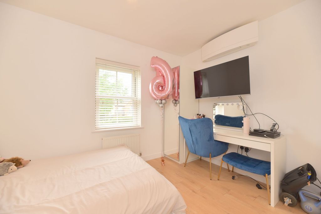 Additional image 29 of 5 bed detached house for saleDevon Drive, Biggleswade SG18