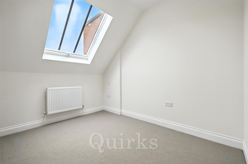 Additional image 5 of 2 bed flat for saleHigh Street, Billericay CM12