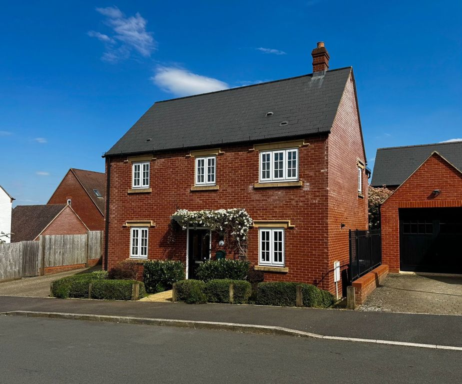 4 bed detached house for saleJutland Drive, Brackley NN13