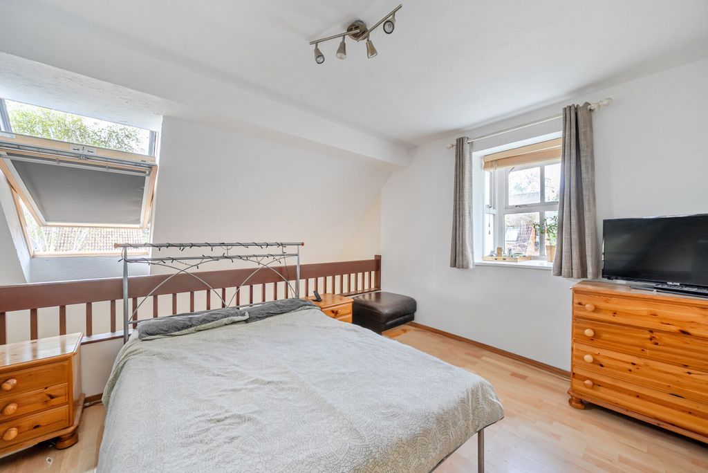 Additional image 5 of 2 bed maisonette for saleBadgers Close, Woking GU21