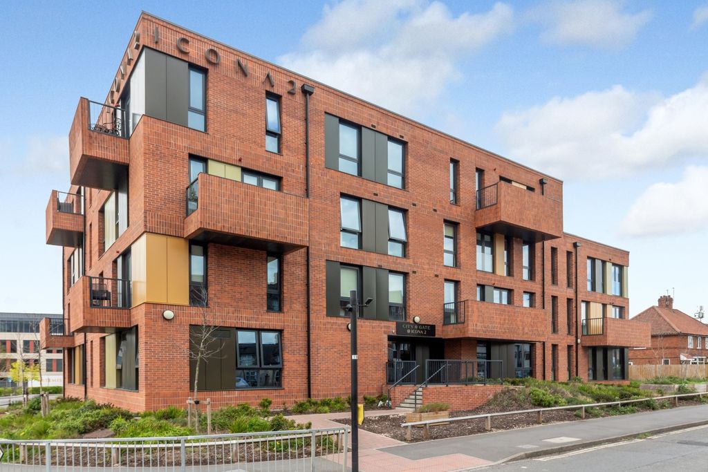 Additional image 2 of 2 bed flat for saleCity Gate, Eboracum Way, York, North Yorkshire YO31