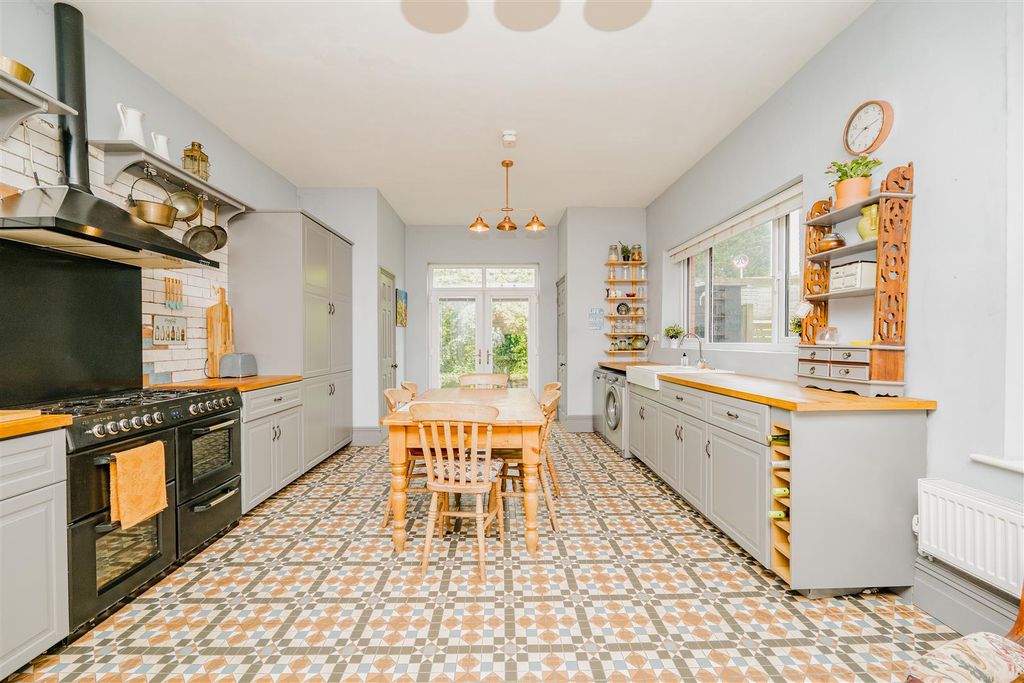 Additional image 16 of 5 bed semi-detached house for saleThe Parade, Barry CF62