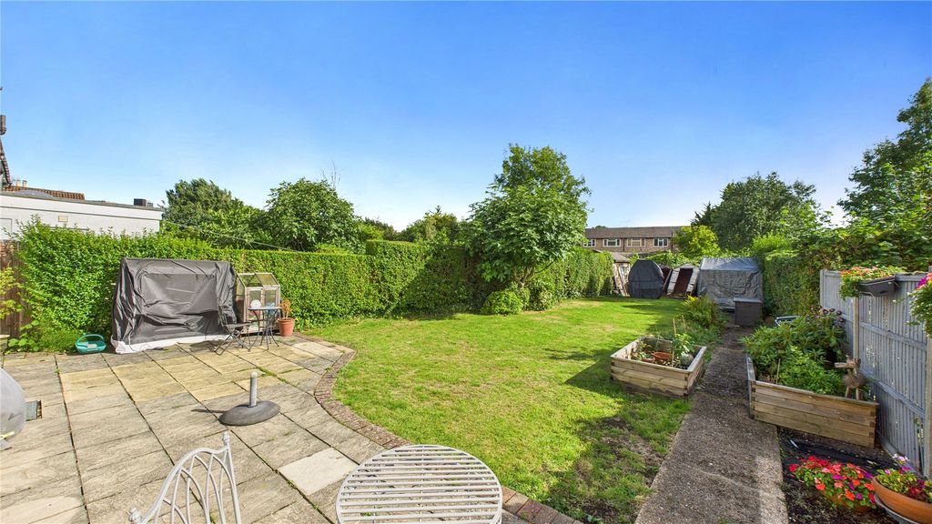 Additional image 16 of 5 bed end terrace house for saleHorsell, Surrey GU21