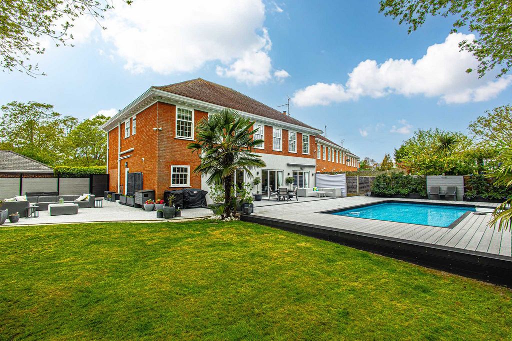 Additional image 46 of 5 bed detached house for saleBenfleet Road, Benfleet SS7