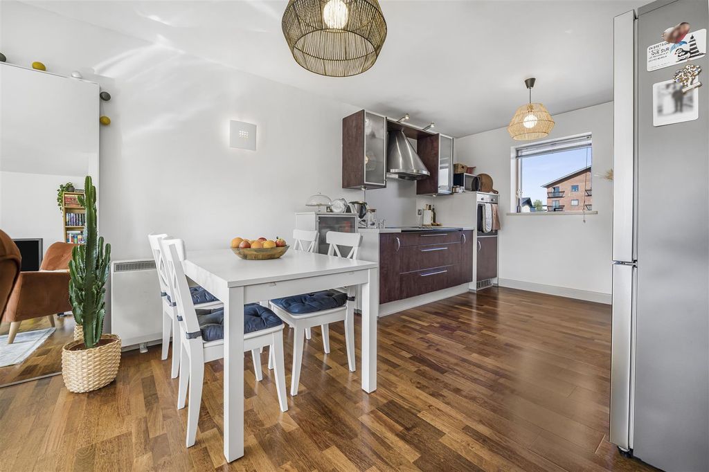 Additional image 2 of 2 bed flat for saleHenke Court, Cardiff Bay, Cardiff CF10