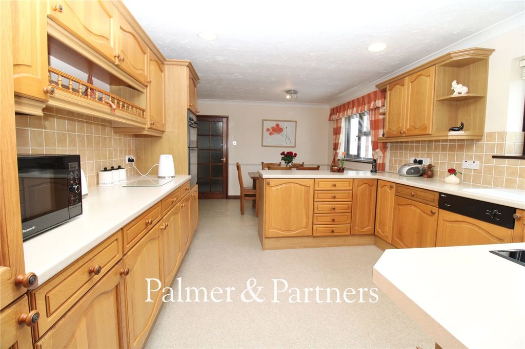 Additional image 3 of 5 bed detached house for salePost Office Road, Knodishall, Saxmundham, Suffolk IP17