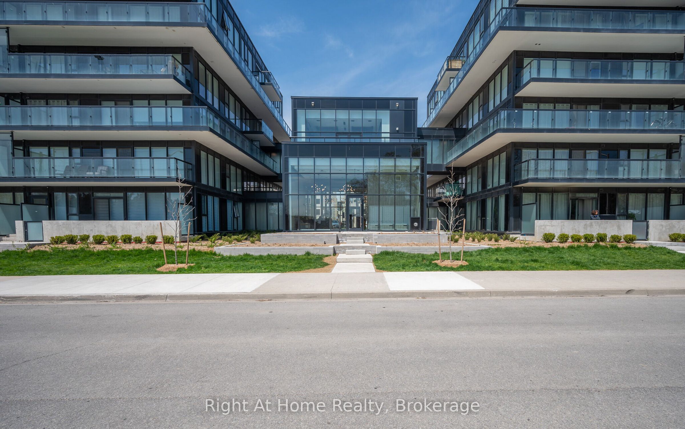 B426-1119 Cooke Boulevard, Burlington, ON, L7T 0C7
