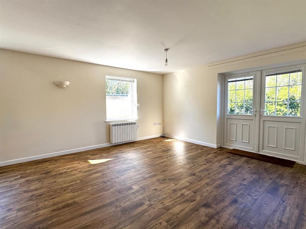 2 bed flat for saleLinton, Bromyard HR7 photo 3