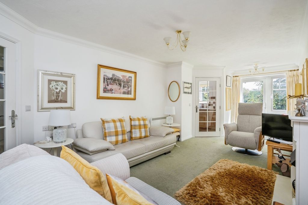 Additional image 3 of 1 bed flat for saleNew Brighton Road, Emsworth, Hampshire PO10