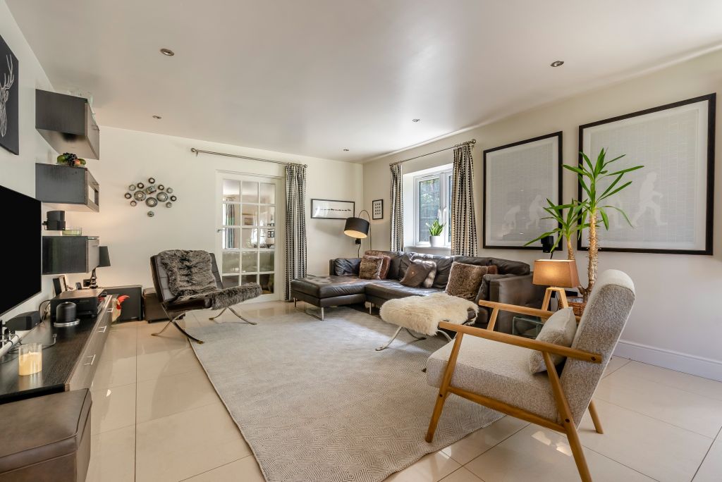 Additional image 5 of 6 bed detached house for saleBois Avenue, Chesham Bois, Amersham HP6