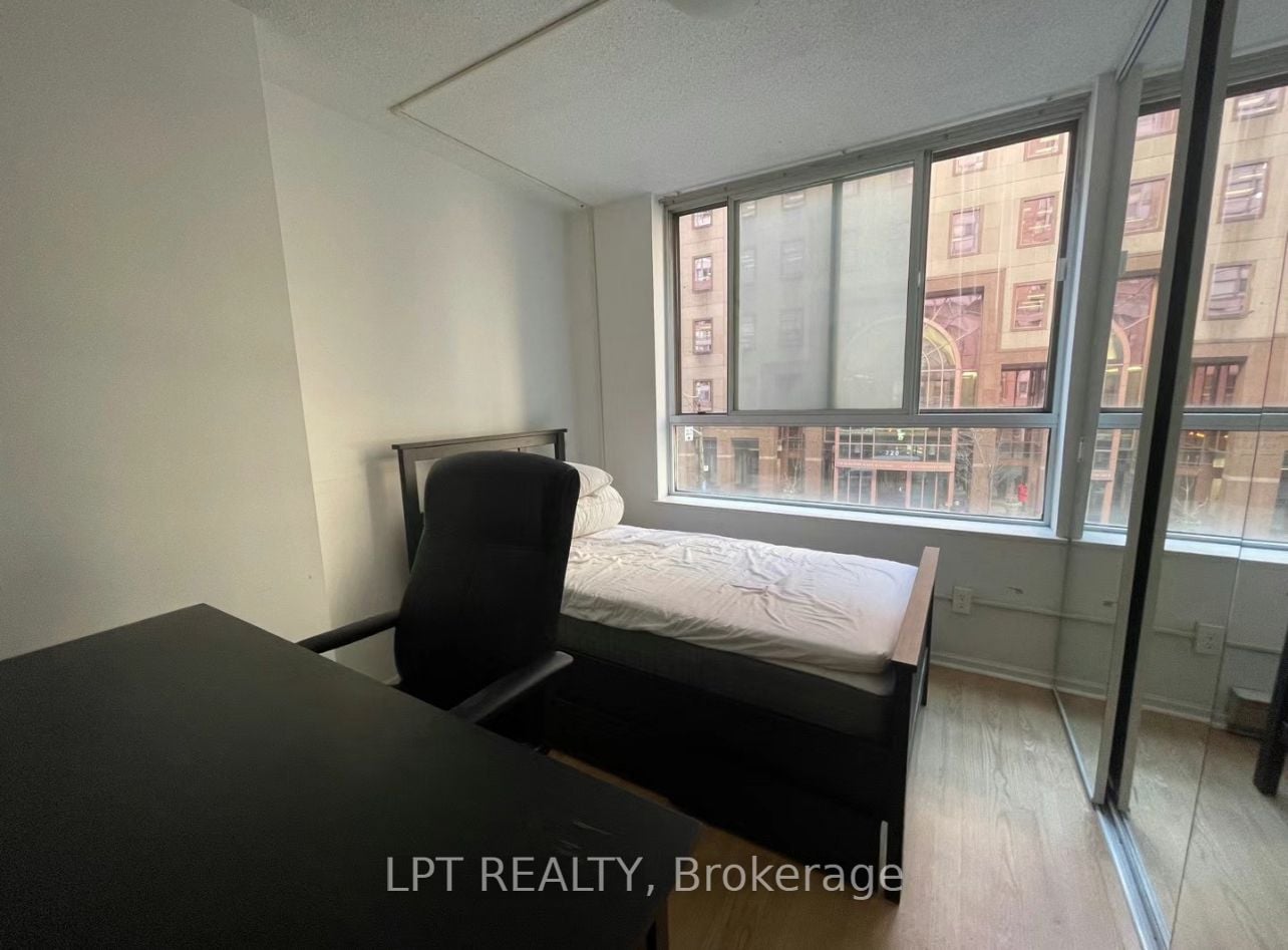 Additional image 4 of 306-717 Bay Street, Toronto, ON, M5G 2J9
