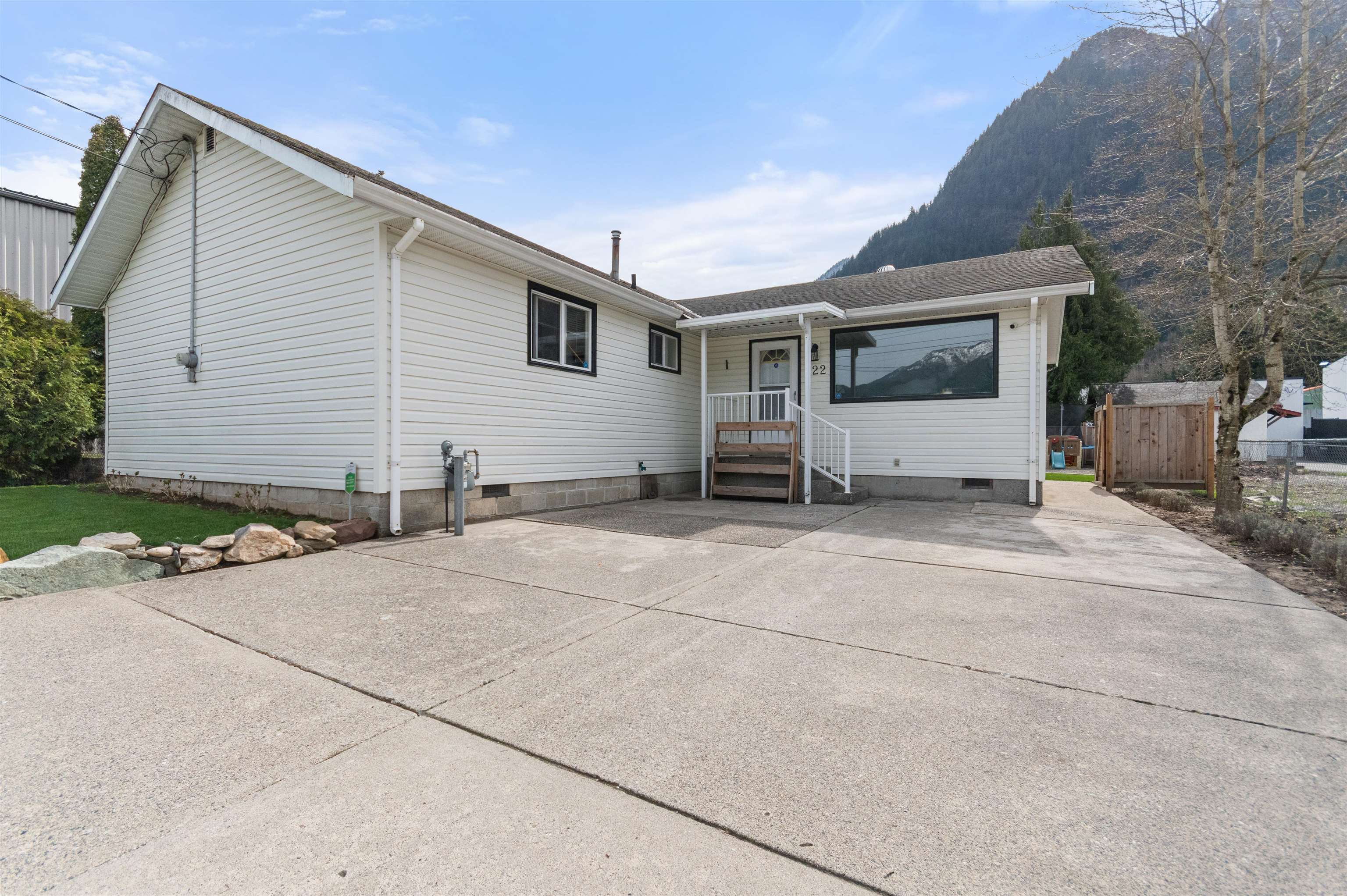 Additional image 4 of 522 Raab Street, Hope, BC, V0X 1L4