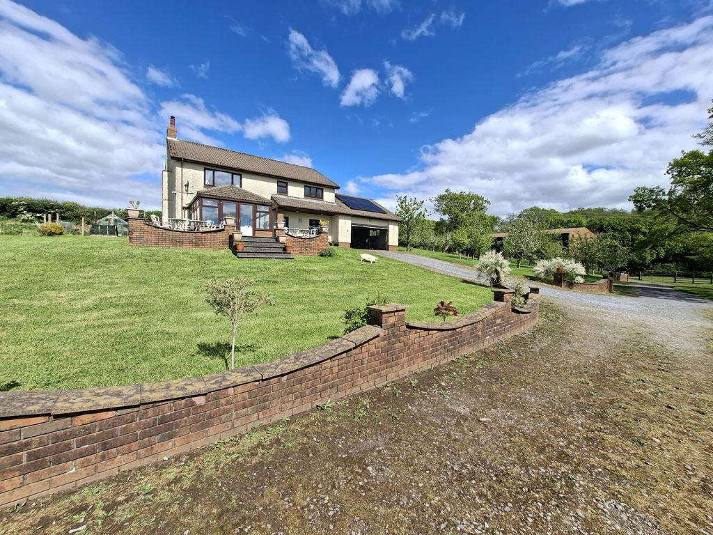 4 bed detached house for saleHeol Ddu, Ammanford SA18