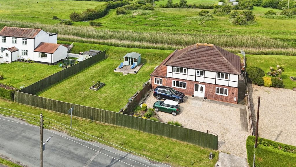 4 bed detached house for saleFerry Road, Barrow Haven, Barrow-Upon-Humber DN19
