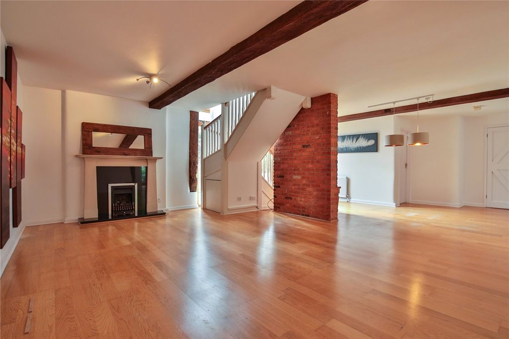 Additional image 32 of 3 bed semi-detached house for saleHatch Farm Mews, Addlestone KT15