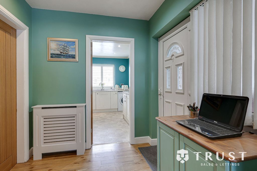 Additional image 3 of 3 bed semi-detached house for saleCarlinghow Lane, Batley WF17