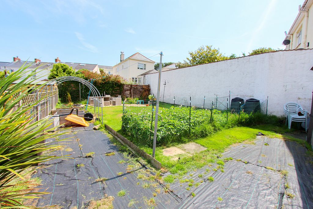 Additional image 11 of 2 bed property for saleGuelles Road, St Peter Port, Guernsey GY1