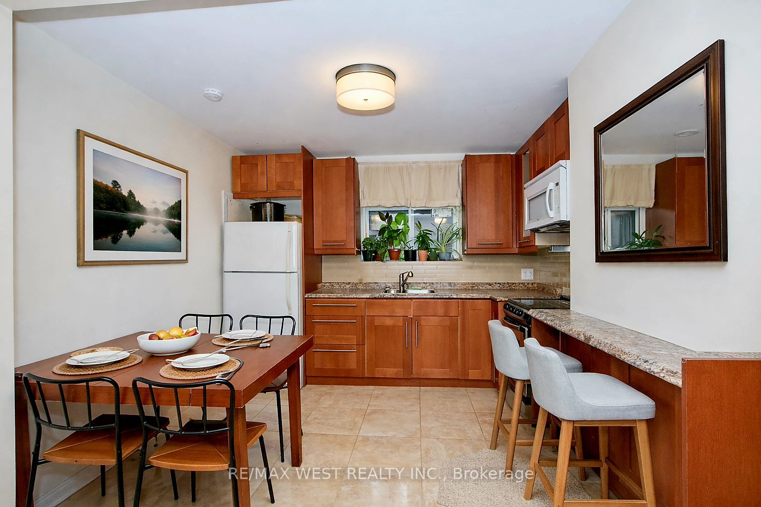 Additional image 4 of 2nd-237 Vaughan Road, Toronto, ON, M6C 2M8