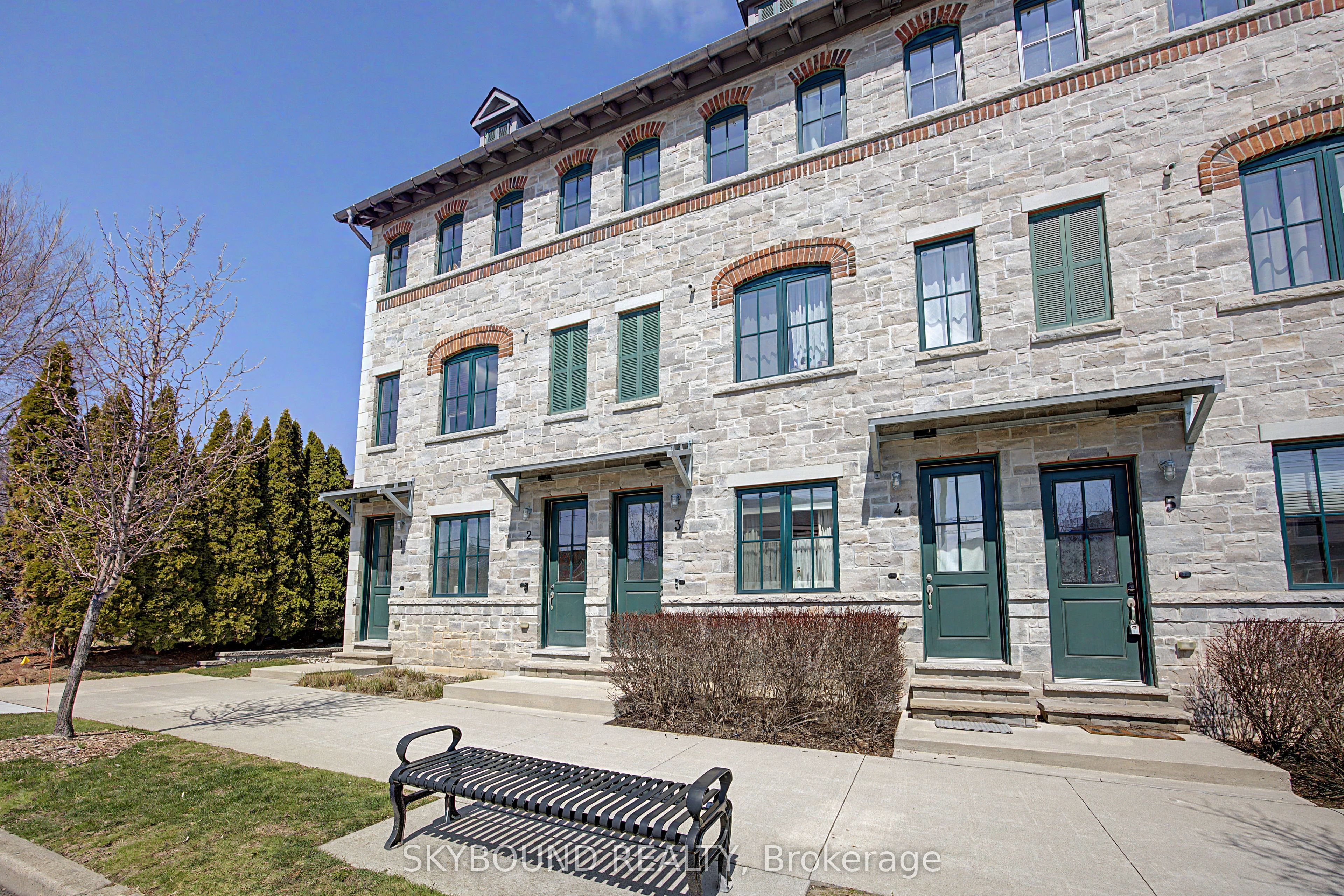 3-290 Barton Street W, Hamilton, ON, L8R 3P3