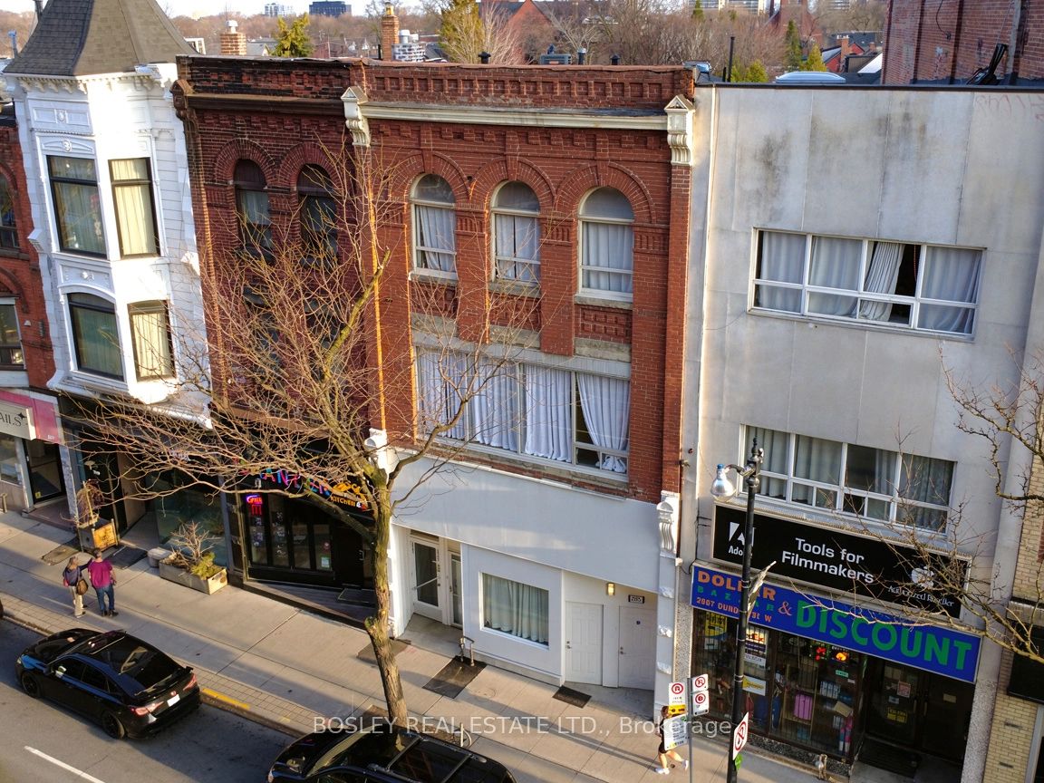 2963 Dundas Street W, Toronto, ON, M6P 1Z2