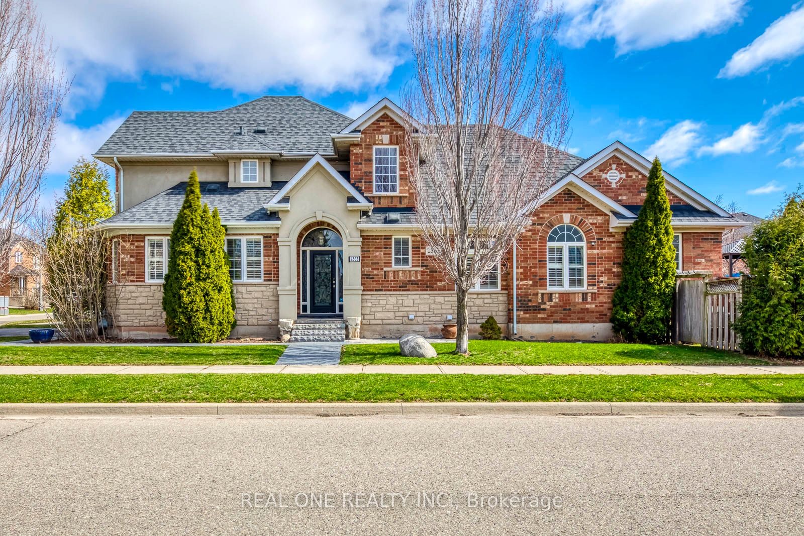 2363 Parkglen Avenue, Oakville, ON, L6M 4Y4