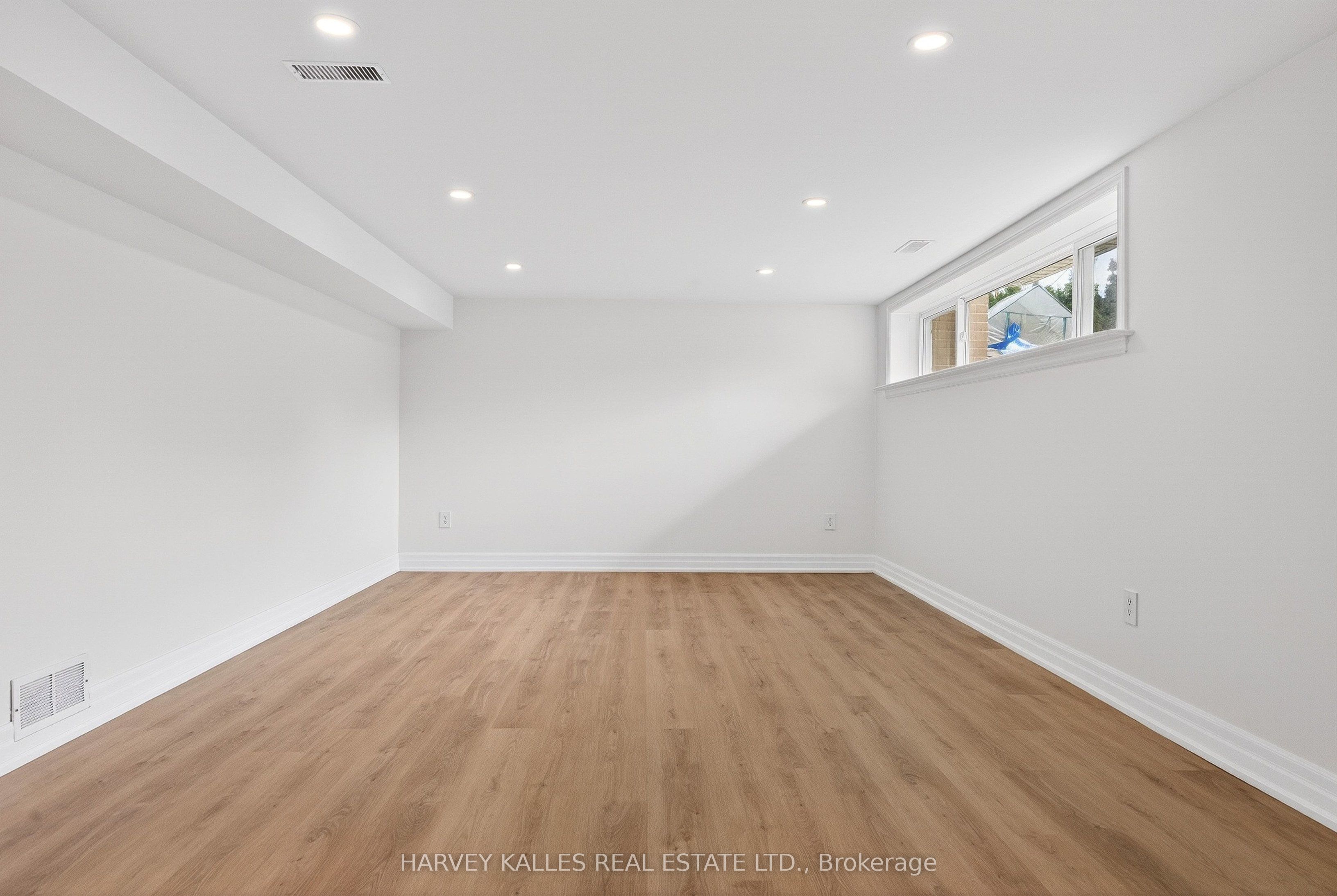 Additional image 5 of Basement-67 Robinglade Drive, Toronto, ON, M9B 2R2