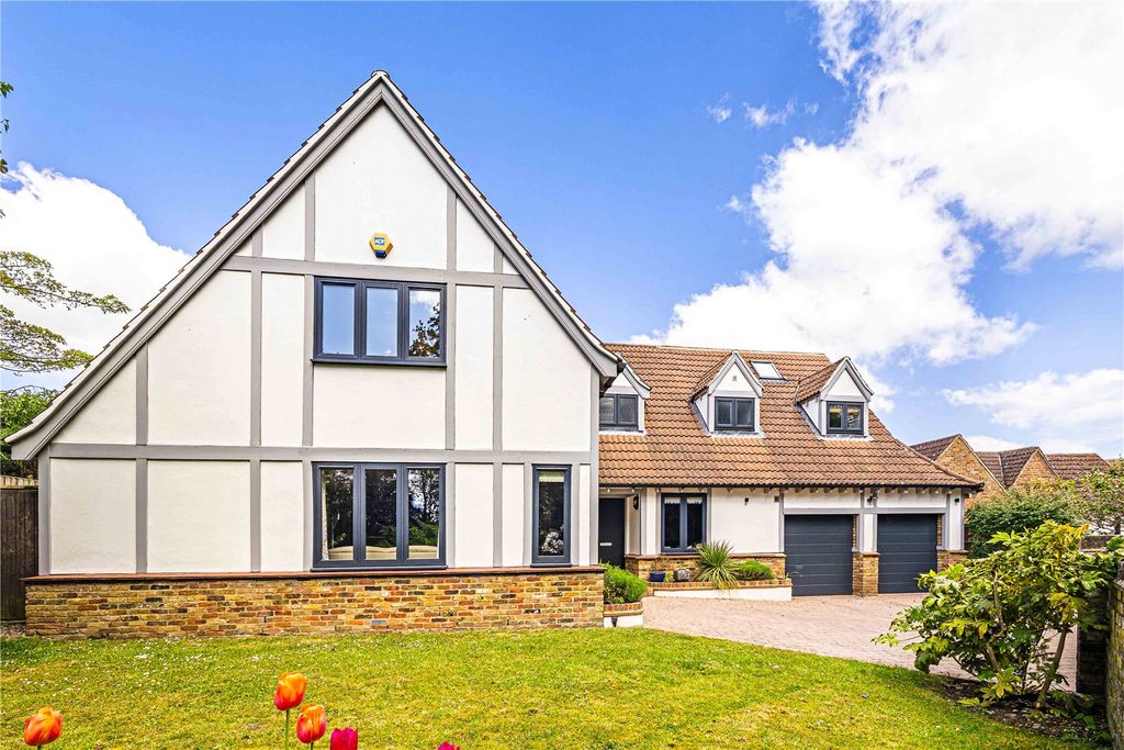 Additional image 2 of 5 bed detached house for saleCastle Gateway, Berkhamsted, Hertfordshire HP4
