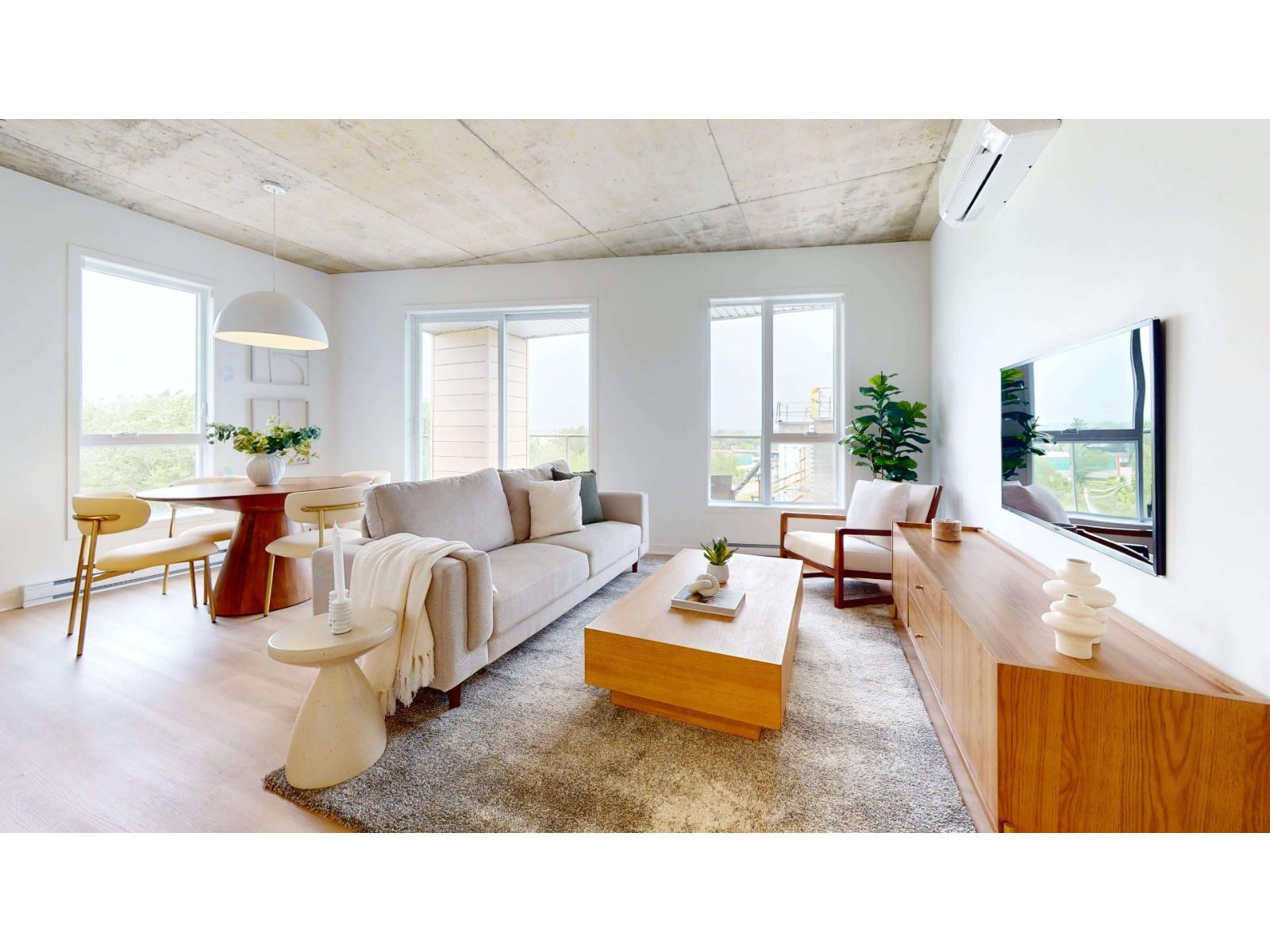 1201 Rue de la Famille-Dubreuil