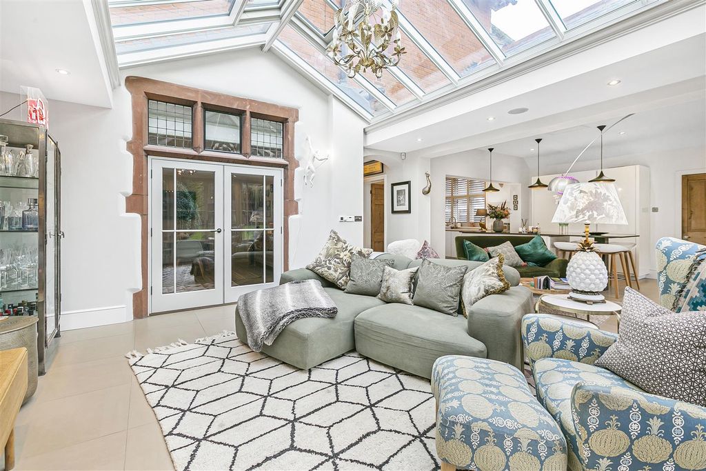 Additional image 13 of 6 bed semi-detached house for saleSt. Catherines Road, Broxbourne EN10