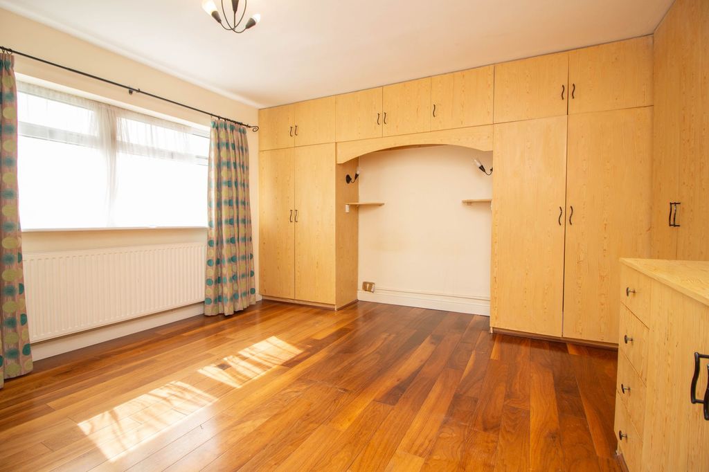 Additional image 11 of 4 bed link detached house for saleFoxleys, Carpenders Park, Watford WD19